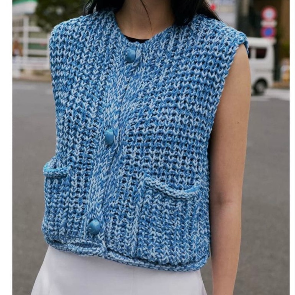 Zara Woman’s Loose Knit Blue Sweater Vest with Big Blue buttons, Sz L